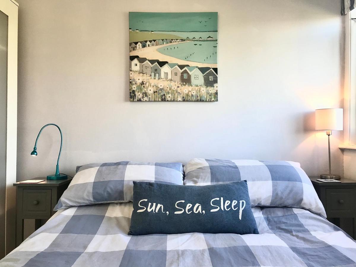 Wight Waves Holidays Chalet Sandown