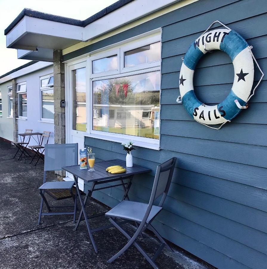 Wight Waves Holidays Chalet